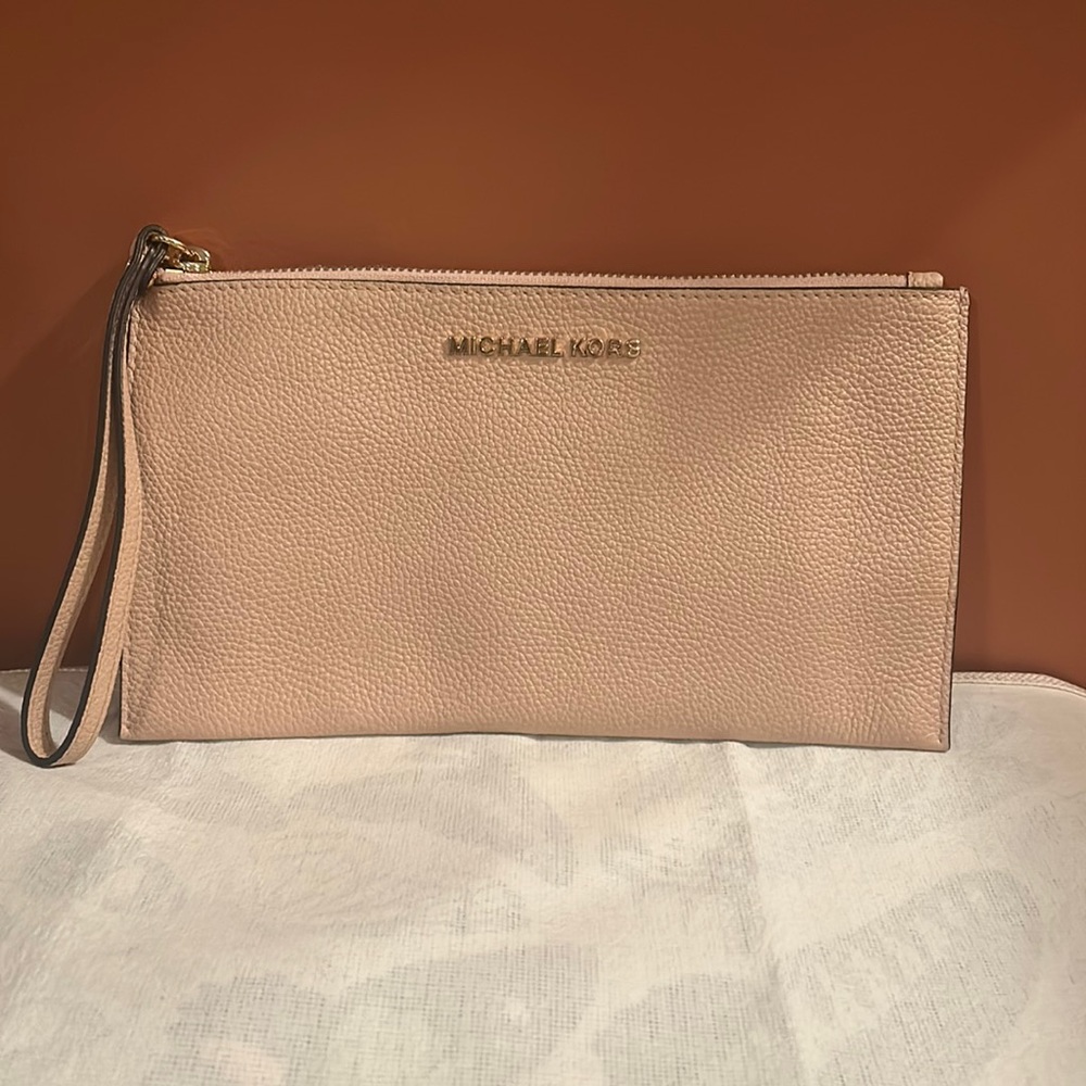 Michael Kors Blush Wristlet